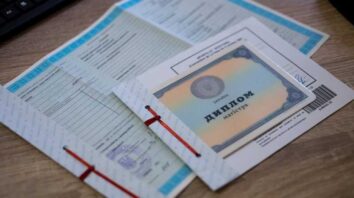 Які документи потрібно подати для проставлення апостиля