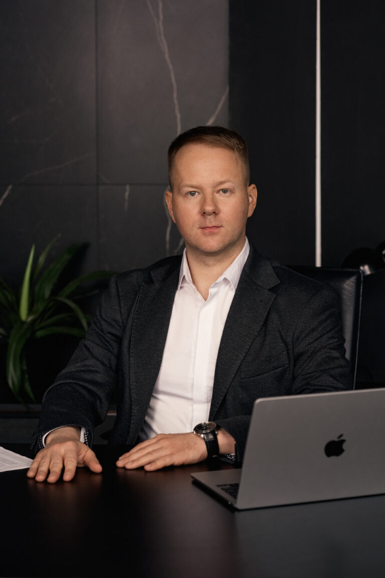 Тарас Червак, Legalab